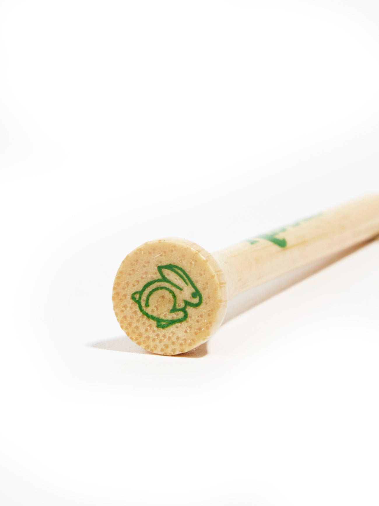 RESORT WOODEN LOGO TEES NATURAL