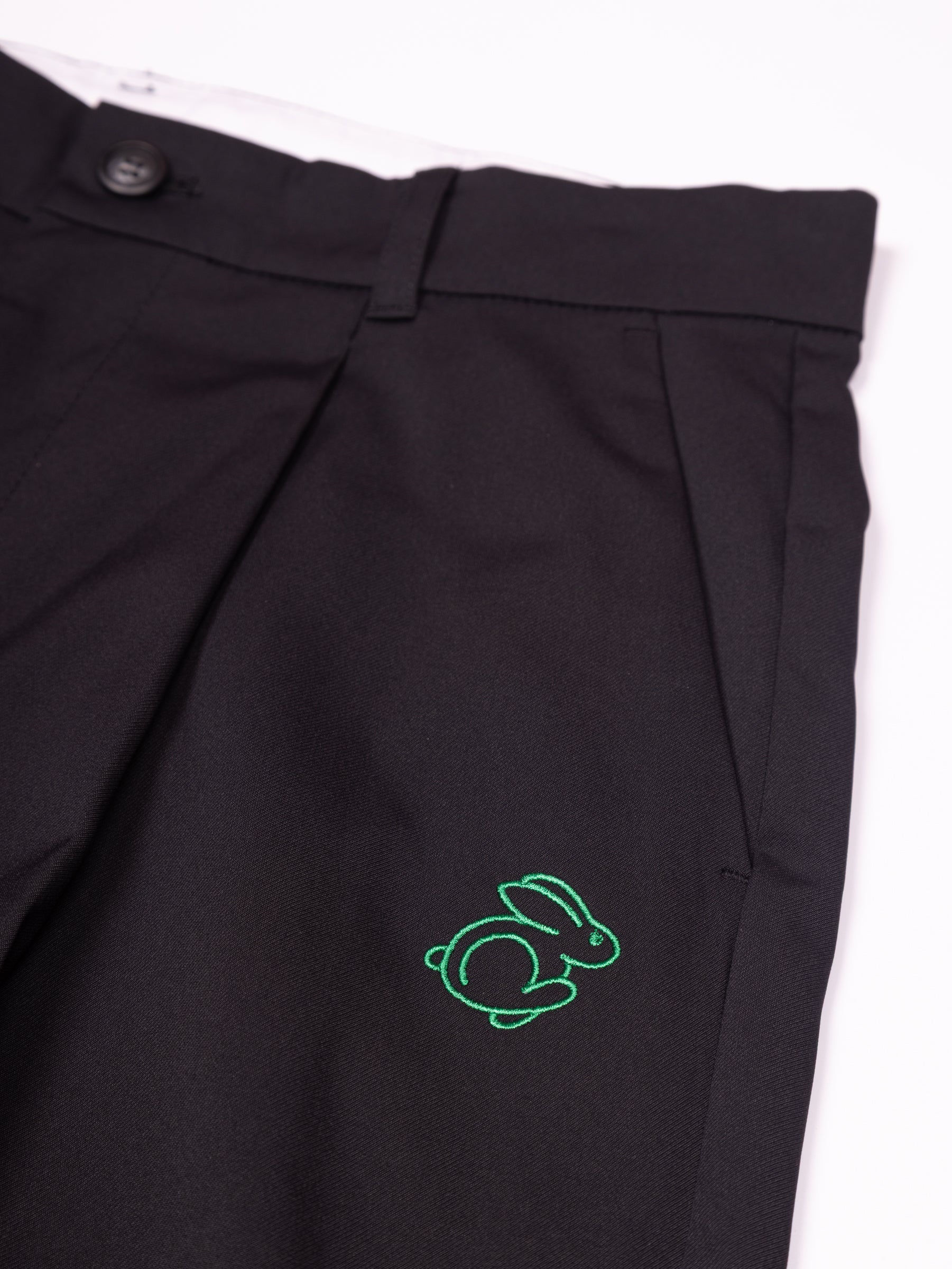 RESORT PLEATED PERFORMANCE PANT BLACK